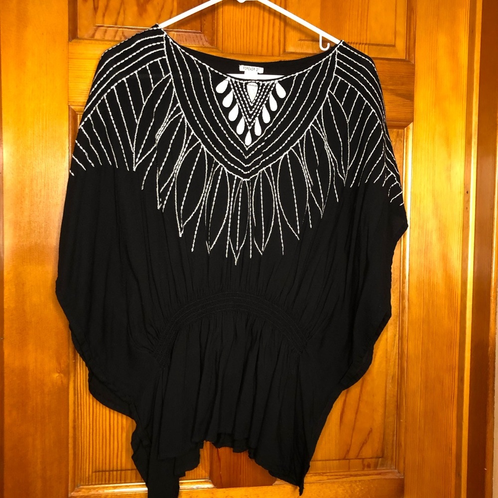 Forever 21 size medium black and white blouse